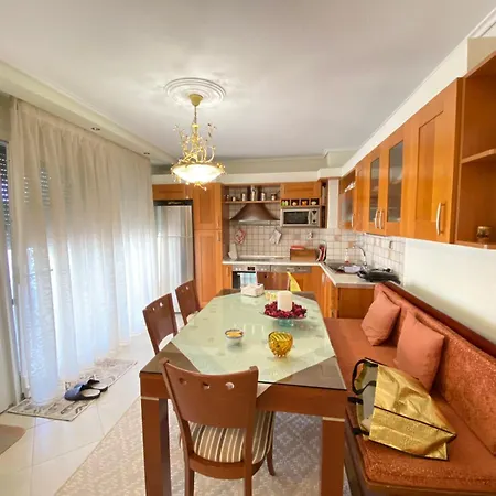 Apartment By The Sea *